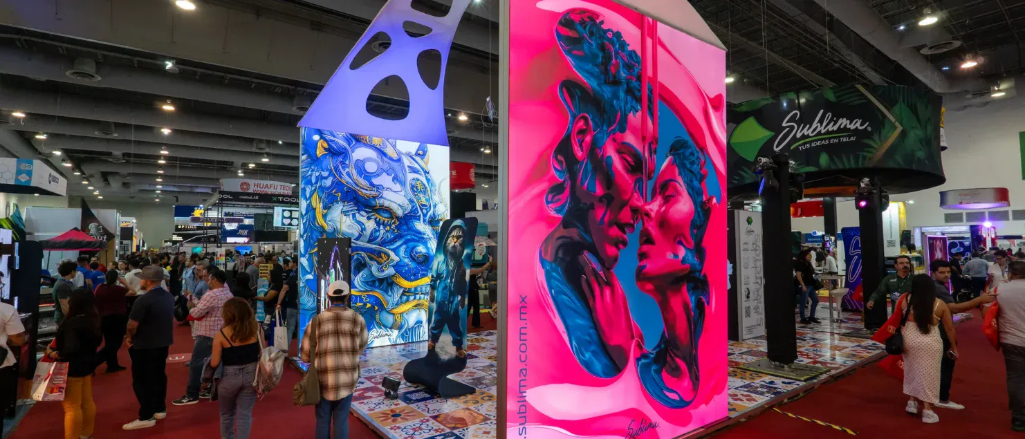 Stand de ventas mega impactante de ExpoPublicitas 2025.