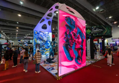 Cómo elegir y diseñar un stand impactante en un evento BTL Stand de ventas mega impactante de ExpoPublicitas 2025.